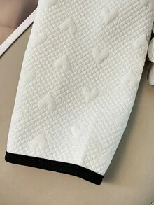 GlowEve 黑色对比白色心形提花长袖手工缝制纽扣羊毛面料 - 白色 - 查看 6