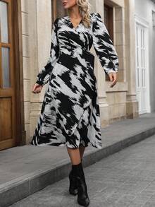 EMERY ROSE Allover Print Knot Side Wrap Dress Maxi Women Outfit Abstract Print Dress - Multicolor - View 6