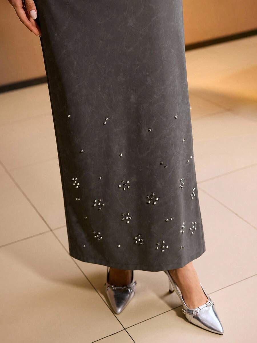 MOTF PREMIUM WOMEN LONG STRAIGHT FITTED RIVET DECOR SKIRT - Dark Grey - View 2
