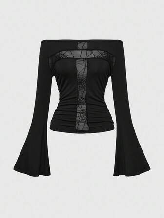 Goth Camiseta de mujer de ajuste ceñido con escote de pico, calada con diseño de cruz gótica