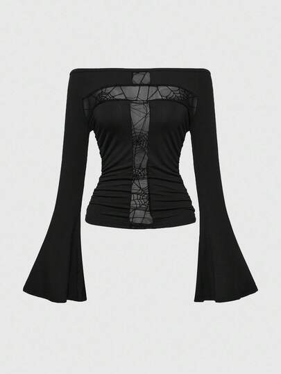 Goth تي شيرت نسائي ذو رقبة واسعة مشكل بطبعة صليب جوتي مخرم