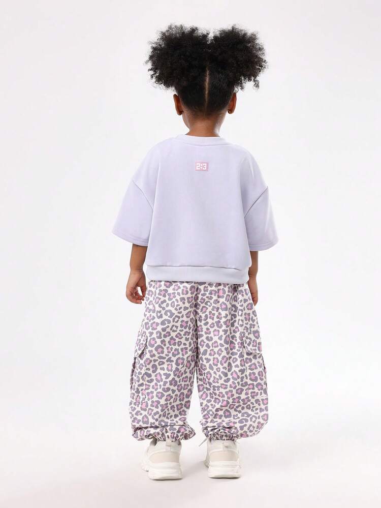 Boxy Sweatshirt With Leopard Print Cargo Pants