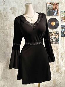 SHEIN EZwear Plus Size Flare Sleeve Lace Patchwork Deep V Neck Dress Halloween - Black - View 5