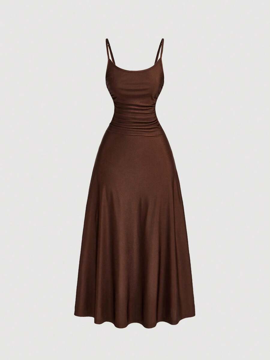 SHEIN MOD Vestido de mujer talla grande de unicolor con cintura fruncida, bajo acampanado, tirantes finos, vestido semi formal, elegante para té, vestido fluido para crucero - Marrón Mocha - Ver 1