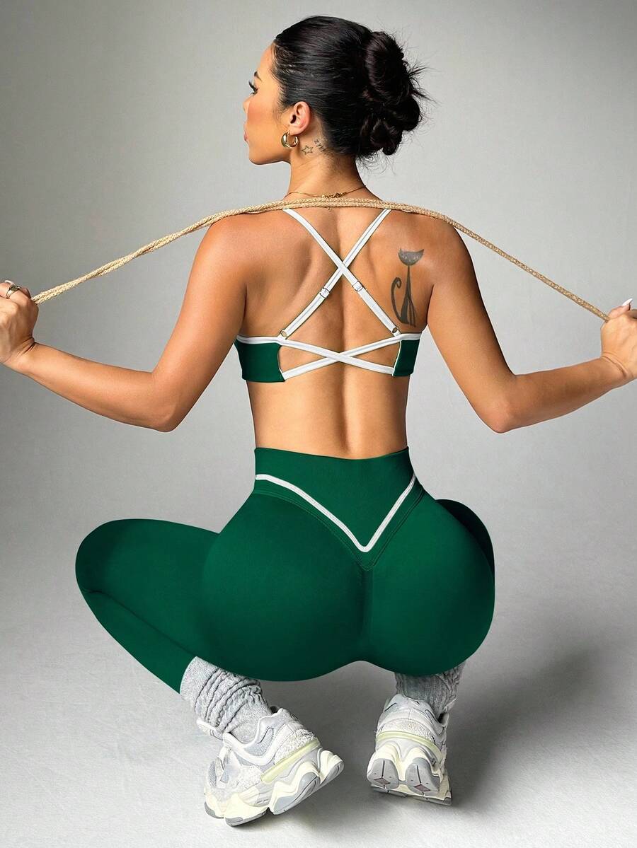 Dewbera Seamless High Elasticity Women Sports Bra & Leggings Set - Dark Green - View 1