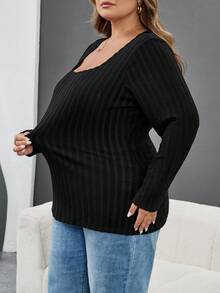 SHEIN CURVE+ Femmes grande taille Retour à l'école Saison Quotidien Casual Yoga Intérieur Extérieur Confortable Noir Tricoté Élastique Tissu unicolore Col Rond Manches Longues T-Shirt Tricoté, Pour Hiver/Automne/Hiver