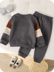SHEIN 2pcs Kids Boys Casual Collegiate Comfortable Knit Sleeve Patchwork Crew Neck Sweatshirt And Pants Set, Suitable For Commuting, School, Daily Casual, Collegiate, Suitable For Birthday Party, Evening Party, Wedding, Baptism, School Opening Ceremony, Daily Wear, Travel, Sports, Autumn/Winter, Fleece, Thickened Fall