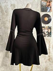 SHEIN EZwear Plus Size Flare Sleeve Lace Patchwork Deep V Neck Dress Halloween - Black - View 2