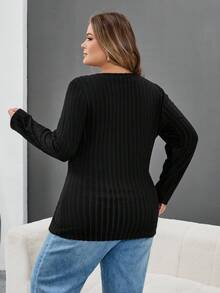 SHEIN CURVE+ Femmes grande taille Retour à l'école Saison Quotidien Casual Yoga Intérieur Extérieur Confortable Noir Tricoté Élastique Tissu unicolore Col Rond Manches Longues T-Shirt Tricoté, Pour Hiver/Automne/Hiver