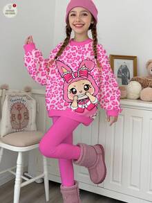 SHEIN Leap Crew 2 件套青少年女孩休闲简约粉色豹纹印花和可爱卡通图案圆领舒适长袖运动衫和紧身裤套装，适合秋冬季