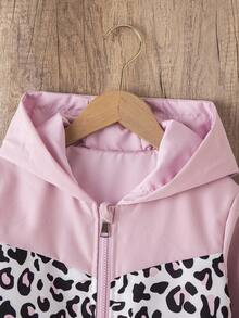 SHEIN Chaqueta con capucha con cremallera para niñas en otoño, diseño de estampado digital de bloques de color y estampado de leopardo, diseño de moda versátil para otoño e invierno - Rosa - Ver 5