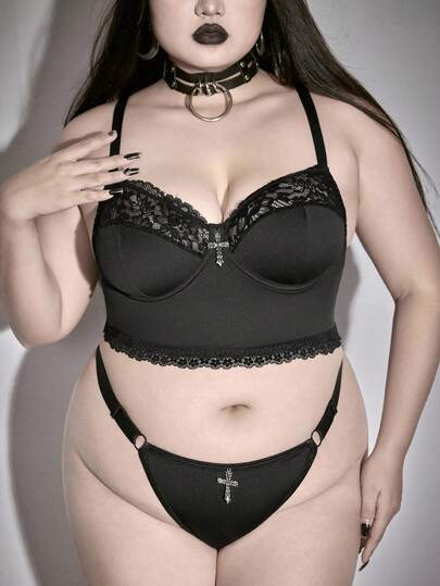 Goth Conjunto de lencería de sujetador con aros y tanga de talla grande con accesorios de cruz, sexy