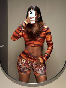 Slaydiva 2025 Herbst Neuankömmling Tiger Muster V-Ausschnitt Langarm Jacke mit Fellkragen Dekoration und passende Tiger Muster enge Shorts, geeignet für Geburtstagsparty, Bankett, Schulanfang, täglichen Lässig Wear, Kreuzfahrt, elegant, Business-Casual, Mehrfarbig Schwarz/Rot/Braun, Damen 2-teiliges Set - Verschiedenfarbig - Übersicht 4