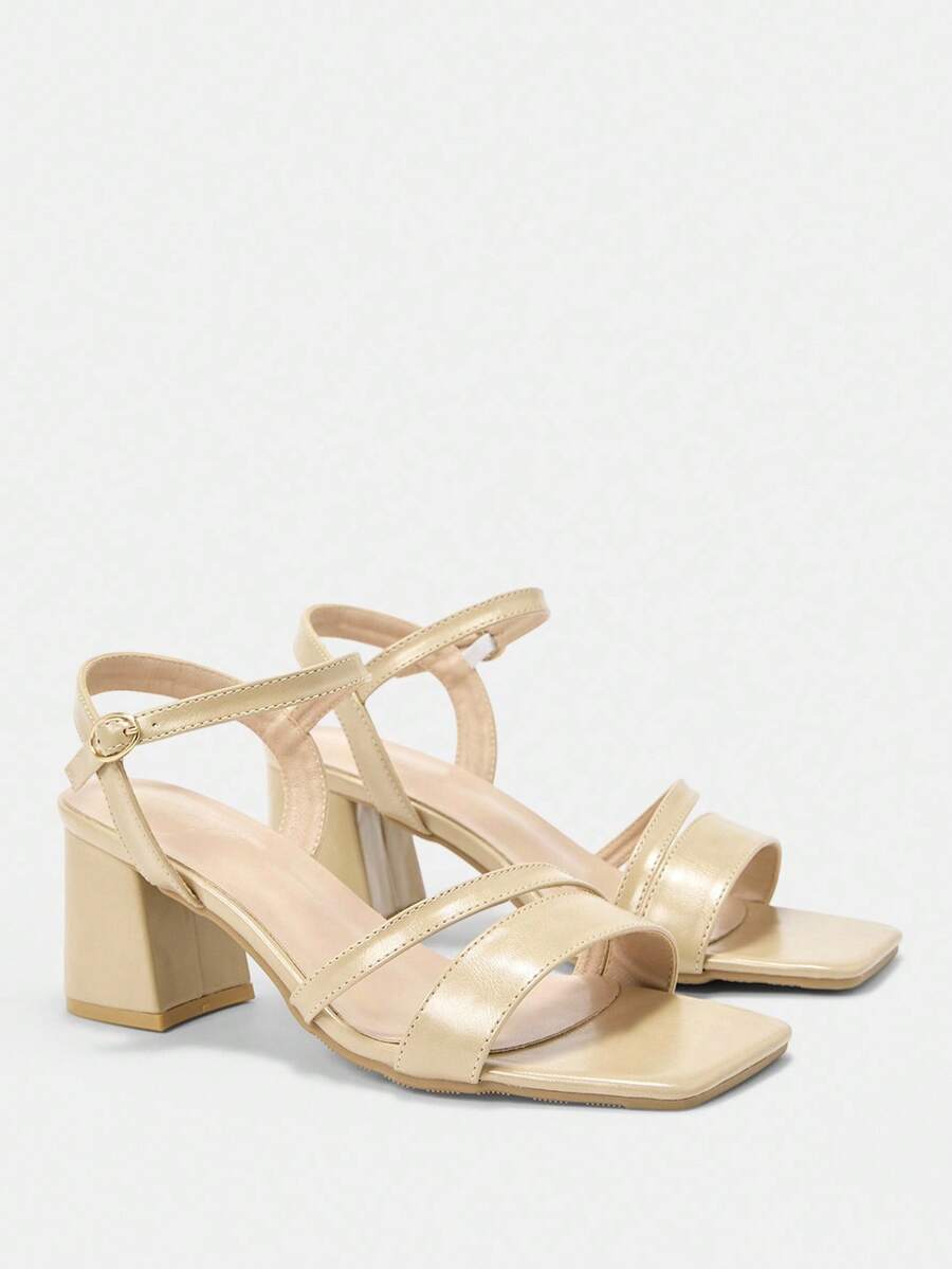 CUCCOO CURVES Plus Size Women's Wide Width Casual Sandals, Suitable For Outdoor, Vacation And Daily Wear In Summer