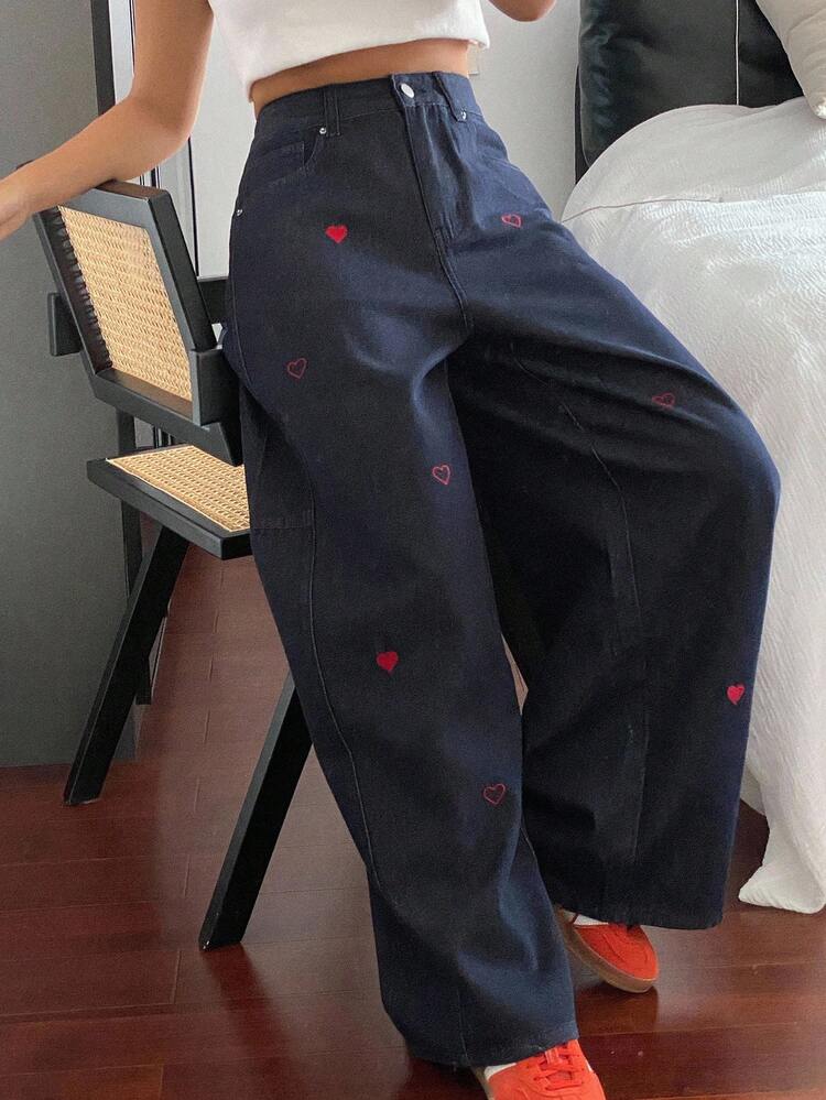 Jeans casual da donna con stile western, tasche larghe e ricamo a forma di cuore, adatti per l'estate