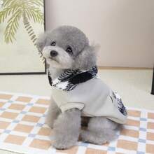 PETSIN Sudadera con capucha de terciopelo funcional y cálida para mascotas en Navidad - Chaleco de sudadera forrado térmico para perros y gatos pequeños, con hebilla de tracción integrada, tema navideño de Papá Noel, ideal para descansar en interiores y paseos de invierno al aire libre, regalo de Navidad perfecto - Ceniza - Ver 4