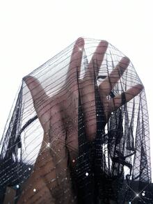SHEIN Clasi 女款黑色透視網紗前綁帶喇叭袖短版上衣，性感拼接設計，適合舞會派對、秋季、新年、萬聖節 - 黑色 - 查看 3