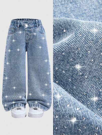 SHEIN Calça jeans para meninas, lavagem média, azul, estilo casual de rua, férias, design Y2K, cintura elástica assimétrica, bolsos básicos, decoração com botões de pressão, enfeite de strass, perna reta solta, jeans de algodão macio, não estica, adequada para uso diário, deslocamento, passeio, festa, outono/inverno, novidade