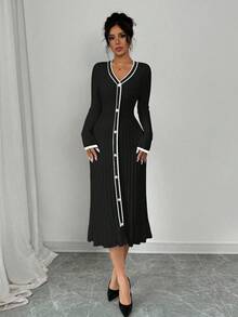 Elenzga Color Block V-Neck Button Front Fitted Long Sleeve Sweater Dress - Black - View 6