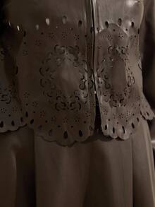 Zanirela Conjunto de 2 piezas de otoño nuevo estilo francés marrón oscuro elegante con top de PU pesado con láser hueco y cremallera y falda de largo medio, estilo casual europeo elegante para citas de mujer - Marrón - Ver 7