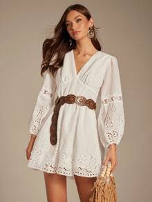 Enchnt 秋冬浪漫女士白色花卉镂空刺绣V领长款灯笼袖迷你连衣裙 - 白色 - 查看 4