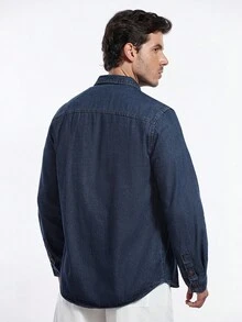 Aalyst Camisa de mezclilla de manga larga con bolsillo reversible para hombre, botones de jean de algodón liso en color azul oscuro, básica de trabajo para marido