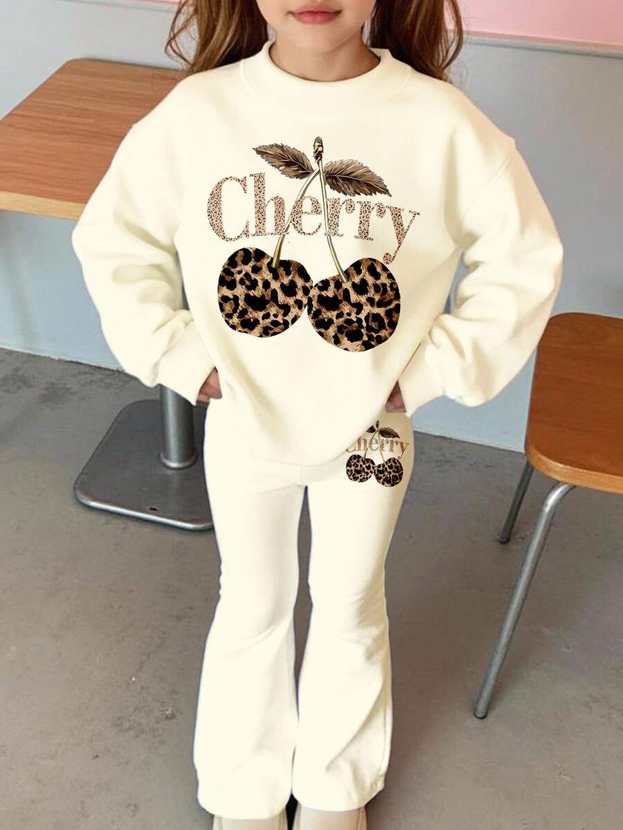 SHEIN Leap Crew 2 件套复古甜美豹纹樱桃字母图案宽松圆领长袖运动衫和修身喇叭裤，返校装，2000 年代 Y2K 风格，街头风，休闲校园运动风，户外野餐，郊游，街头风格，家居服，校园 - 彩色 - 查看 1