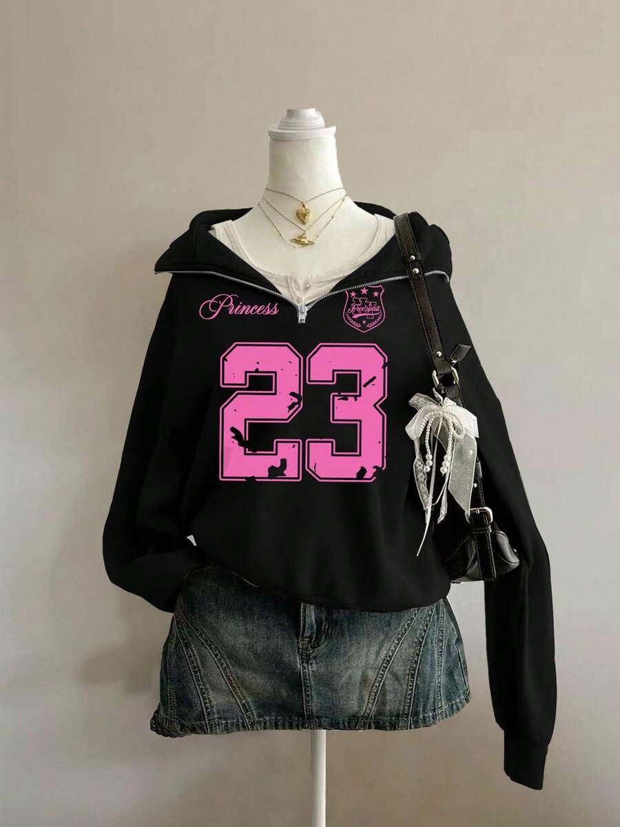 SHEIN EZwear 女士返校季，23号复古图案，复古秋季假日宽松半拉链高领抓绒卫衣，适合秋冬季穿着 - 黑色 - 查看 1