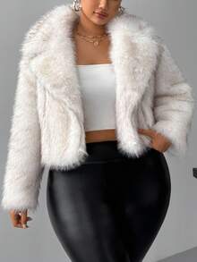 Hourglow Ceceforeign_ 加大码女式翻领长袖宽松仿皮草大衣，冬季，适合沙漏型身材 - 白色 - 查看 3