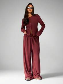 MISSGUIDED 柔软触感酒红色纽扣两件套长袖露脐上衣搭配阔腿裤，休闲家居服，秋冬皆宜 - 鏽棕色 - 查看 3