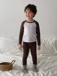 DAZY Conjunto de pijama de pantalón y top de manga raglán de color contrastante para niño, otoño/primavera - Café integral - Ver 1