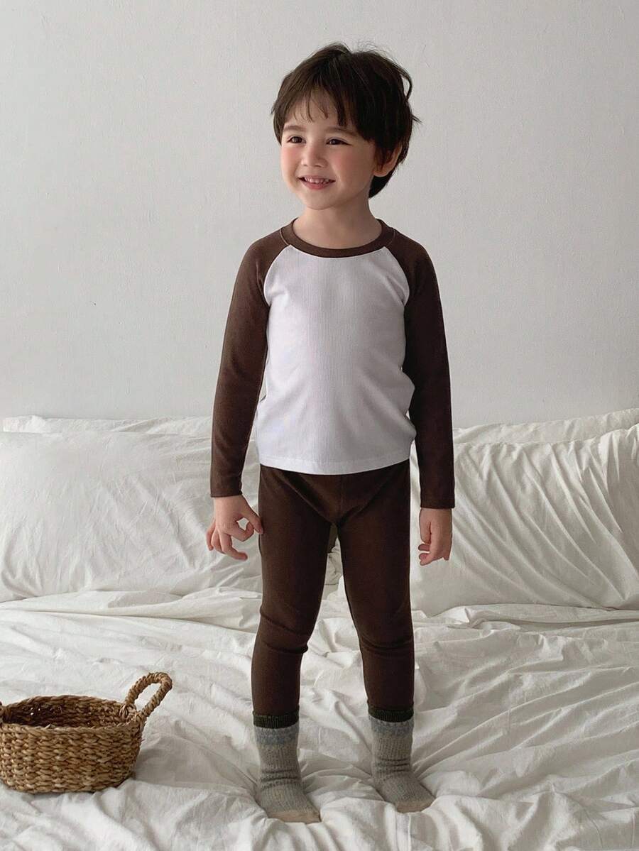 DAZY Conjunto de pijama de pantalón y top de manga raglán de color contrastante para niño, otoño/primavera - Café integral - Ver 1