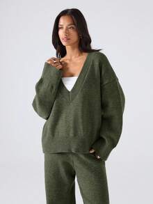 SHEIN EZwear طقم كنزة صوفية وبنطلون بتصميم فضفاض بياقة على شكل حرف V عميقة، لون أحادي، أكمام طويلة، مقاسات كبيرة - أخضر عسكري - مشاهدة 7