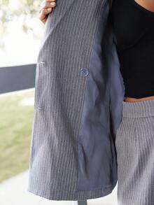 Lumivelle 2025秋冬新品女装高端奢华职业通勤经典灰条纹设计西装套装，都市精致条纹灰色西装套装配阔腿裤，2件套双排扣纯色深灰色复古条纹西装外套+条纹西装裤套装 - 灰色 - 查看 9