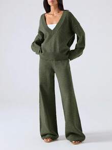 SHEIN EZwear طقم كنزة صوفية وبنطلون بتصميم فضفاض بياقة على شكل حرف V عميقة، لون أحادي، أكمام طويلة، مقاسات كبيرة - أخضر عسكري - مشاهدة 9