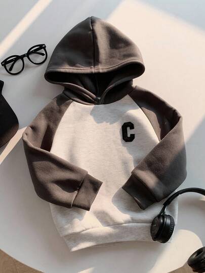 SHEIN 男童宽松插肩袖撞色磨毛卫衣，休闲百搭，适合秋冬季节穿着。