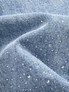 SHEIN 年轻女孩牛仔裤，中度水洗蓝色，街头风格休闲度假，Y2K 设计，不对称松紧腰身，基本款口袋，按扣装饰，水钻点缀，宽松直筒裤腿，柔软棉质牛仔布，无弹力，适合日常穿着、通勤、郊游、派对，秋冬新品