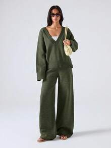 SHEIN EZwear طقم كنزة صوفية وبنطلون بتصميم فضفاض بياقة على شكل حرف V عميقة، لون أحادي، أكمام طويلة، مقاسات كبيرة - أخضر عسكري - مشاهدة 3