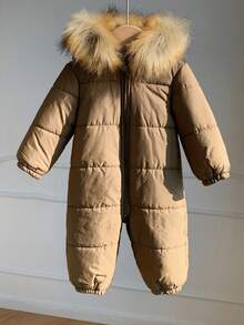 SHEIN 男婴保暖连帽连体衣，带人造毛领，绿色长袖连体衣，保暖舒适，适合室内、室外、滑雪、日常穿着、运动、玩耍、派对街头装、节日、万圣节、圣诞节、新年等秋冬季穿着。男婴冬季服装，男婴连帽绗缝连脚滑雪服。 - 軍綠色 - 查看 5