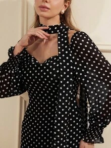 Aveloria Rosie Rochie elegantă vintage cu buline albe, cu guler pătrat și mânecă lungă, pe fundal negru, potrivită pentru naveta și ceaiul de după-amiază, farmec delicat într-o manieră blândă - Alb-negru - Vizualizare 1