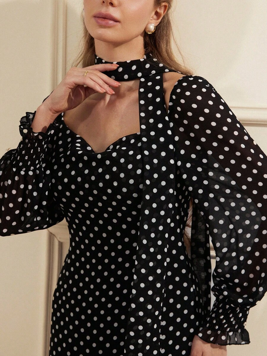 Aveloria Rosie Rochie elegantă vintage cu buline albe, cu guler pătrat și mânecă lungă, pe fundal negru, potrivită pentru naveta și ceaiul de după-amiază, farmec delicat într-o manieră blândă - Alb-negru - Vizualizare 1