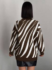 SHEIN Cottnline Suéter Oversized De Patrón De Rayas Con Hombro Caído - Marrón - Ver 2