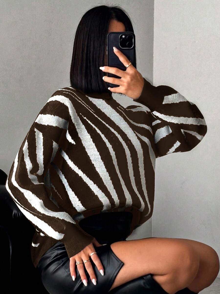 SHEIN Cottnline Suéter Oversized De Patrón De Rayas Con Hombro Caído - Marrón - Ver 1