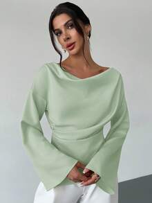 Firerie Áo sơ mi nữ cổ thuyền tay loe cạp chun màu mơ, phong cách tối giản thanh lịch, chất liệu satin cổ bẻ bất đối xứng, tay chuông, trang phục công sở sang trọng - màu xanh lá - Xem 3