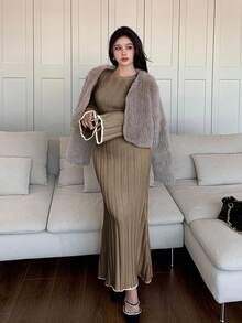 Modelyn 女式秋季圆领喇叭袖修身优雅针织连衣裙 - 卡其色 - 查看 5