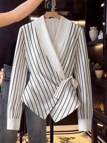 SHEIN Franclia 女士披肩领长袖侧系腰条纹优雅夹克 - 黑與白 - 查看 1