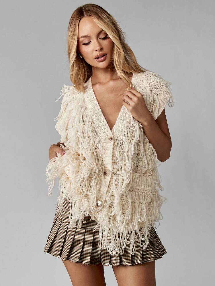 MISSGUIDED Knitted Button Front Sweater Vest With Fringe Detail Fall Winter Layering Piece Cozy Casual Fashion Statement Holiday Party Wear Autumn Season