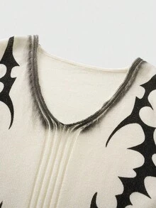 ROMWE MEN Street Life Men's Casual Gothic Graphic Pattern Colorblock V-Neck Pullover Sweater, Autumn/Winter - White - View 3