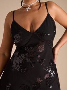 SHEIN BAE Plus Size Solid Color Textured Sequin Camisole For Women, Backless Slip Camisole/Vest Top, Floral Print Vacation Racerback Crop Dress ,New  Fall Fashion Clothes For Women,Autumn Outfits Women Plus Size ,Wedding Guest Dress Women,Going Out Tops Women,Valentine's Day,Valentine Outfits For Women - Pink - View 3