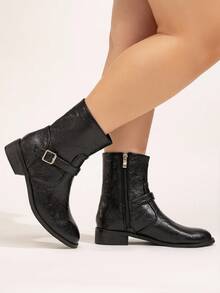 CUCCOO CURVES Women's Fashionable Black Comfortable Wide-Fit Round Toe Flat Ankle Boots